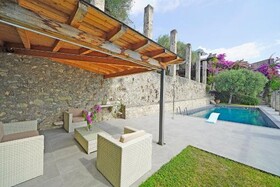 Colonial House Paneque y Norma