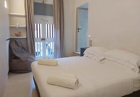 Colonial House Paneque y Norma