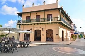 Hotel E Camino de Hierro