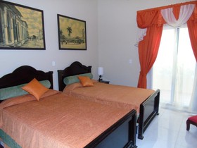 Hotel E El Colonial