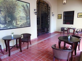 Hotel E El Colonial