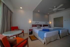 Gran Muthu Ensenada, Holguin