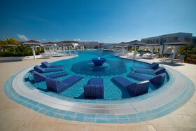 Gran Muthu Ensenada, Holguin