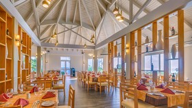 Memories Flamenco Beach Resort