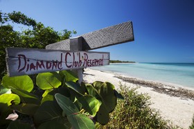 Memories Flamenco Beach Resort