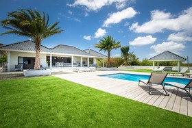 Coral Estate Luxury Resort