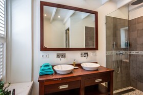Kas di Laman Apartments