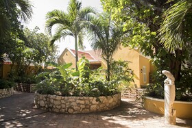 Kas di Laman Apartments