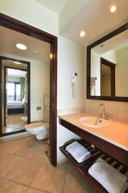 LionsDive Beach Resort