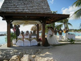 LionsDive Beach Resort