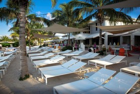 Papagayo Beach Hotel