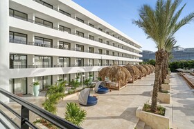 The Rif at Mangrove Beach Corendon Curacao All-Inclusive, Curio by Hilton