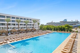 The Rif at Mangrove Beach Corendon Curacao All-Inclusive, Curio by Hilton
