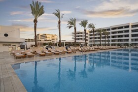 The Rif at Mangrove Beach Corendon Curacao All-Inclusive, Curio by Hilton