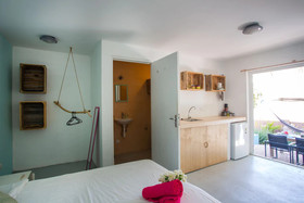 Tropical Breeze Apartments
