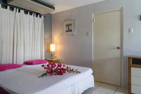 Tropical Breeze Apartments