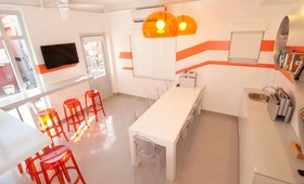 Wave Hotel & Cafe