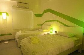 Wave Hotel & Cafe