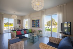 Villa Alona