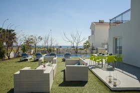 Villa Alona