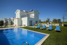 Villa Alona