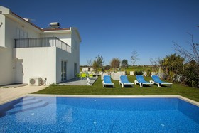 Villa Alona