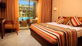 Cratos Premium Hotel & Casino