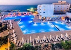 Vuni Palace Hotel & Casino