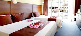 LA Hotel & Resort