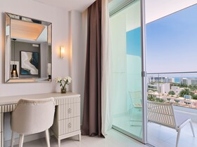 Amanti Made ForTwo Hotels