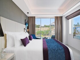 Amanti Made ForTwo Hotels