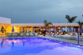 Limanaki Beach Hotel