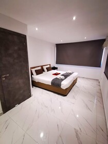 Nissi Adonis Suites