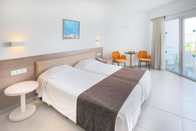 Vassos Nissi Plage Hotel