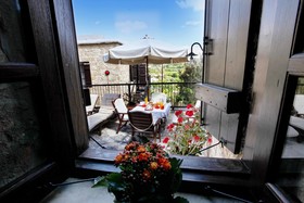 Leonidas Village Houses