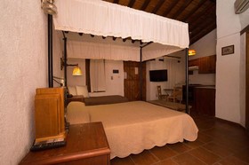 Linos Inn