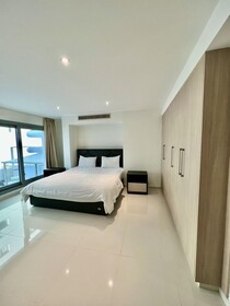 Aphrodite Plaza