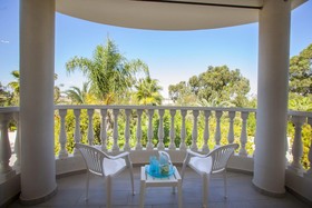 Sunset Beachfront Villa Meneou