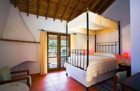 Ambelikos Traditional AgroHotel