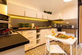 Bee Hostel