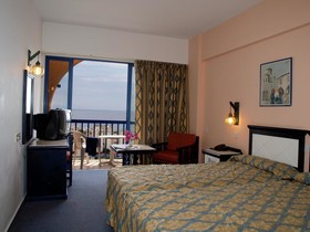 Navarria Hotel