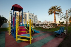 Frixos Suites Hotel Apartments