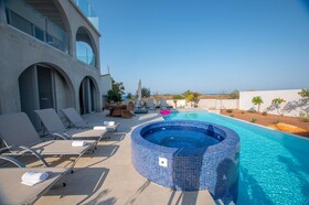 Protaras Art House Seviews