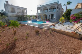 Protaras Art House Seviews