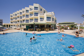 Infinity Blu - Designed for adults by Louis Hotels