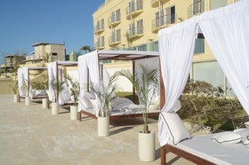 E-Hotel