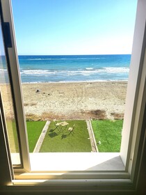 Mattis Seafront Beachhouse