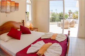 Villa Oasis by Ezoria Villas