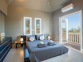 Twin Palms