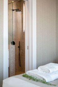 Chris Le Mare Gold Luxury Villa